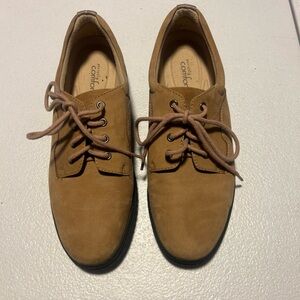 Men's Tan Oxfords by Dr. Comfort